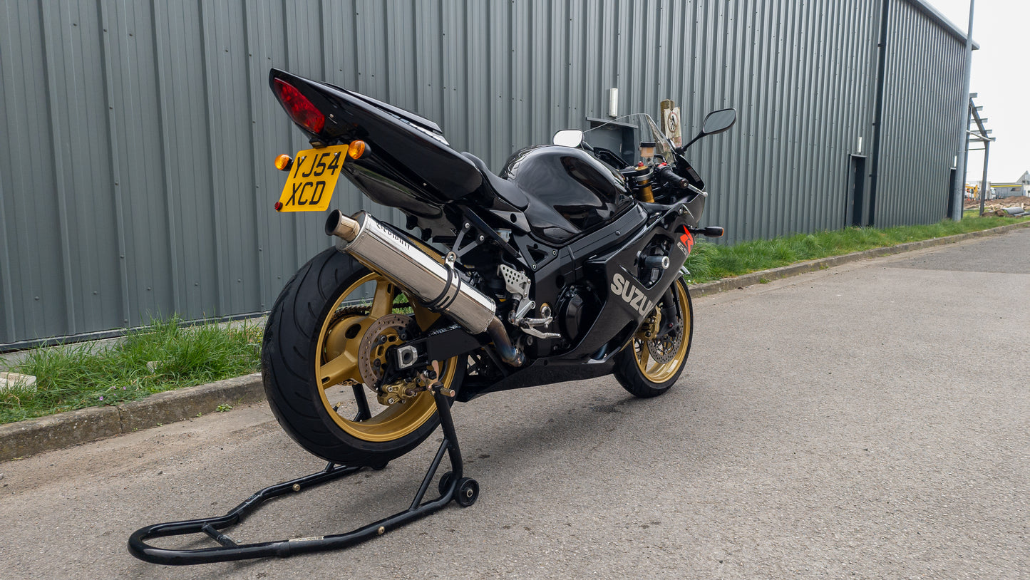 **SOLD** SUZUKI GSXR 1000 / LIMITED EDITION / LOW MILEAGE