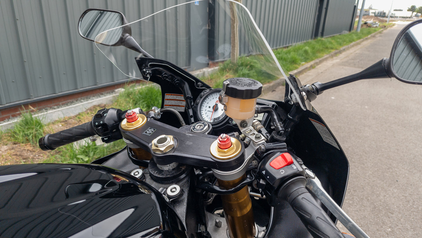 **SOLD** SUZUKI GSXR 1000 / LIMITED EDITION / LOW MILEAGE
