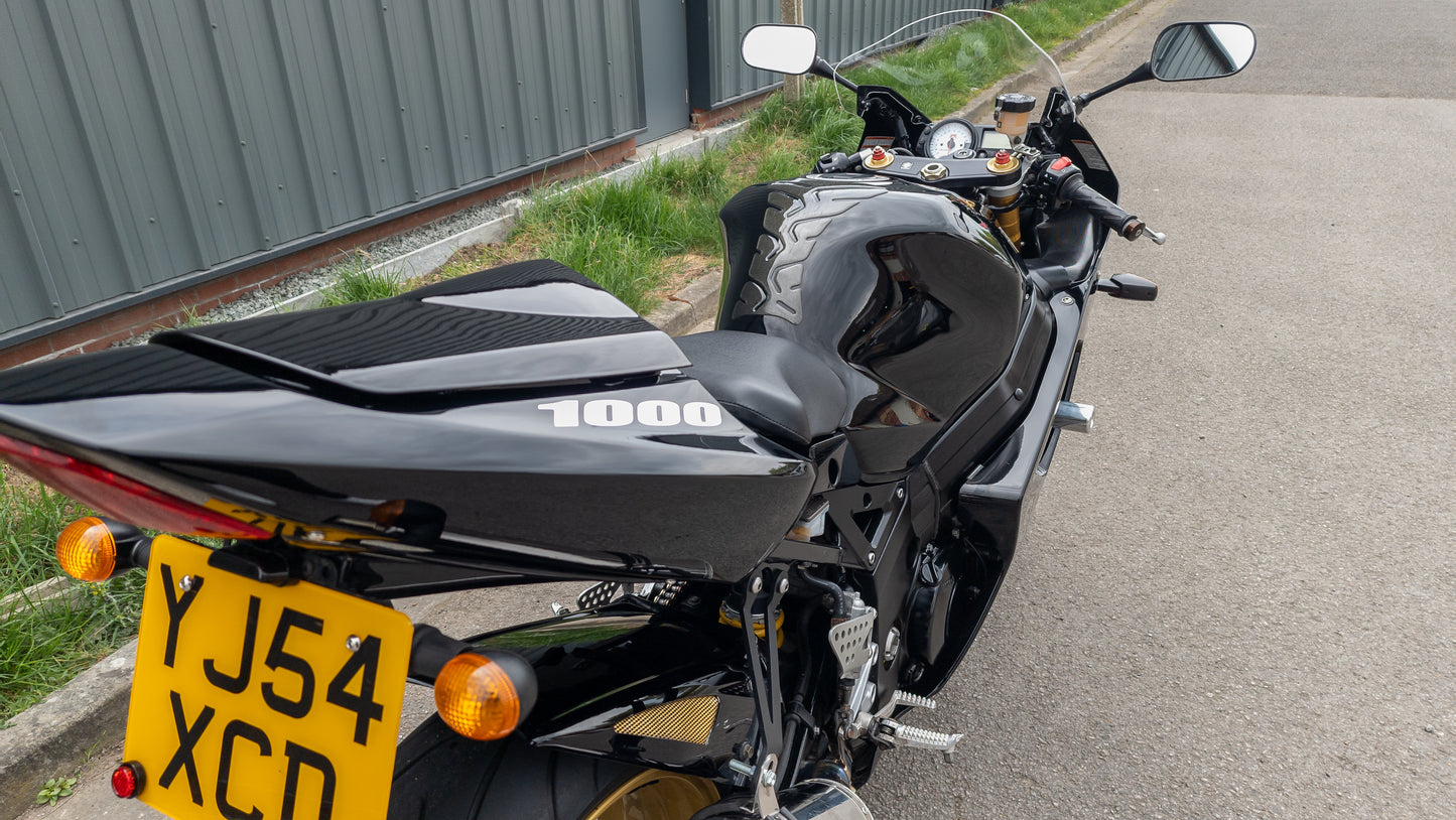 **SOLD** SUZUKI GSXR 1000 / LIMITED EDITION / LOW MILEAGE