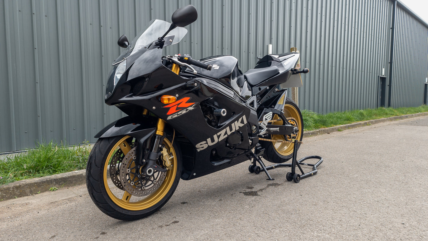 **SOLD** SUZUKI GSXR 1000 / LIMITED EDITION / LOW MILEAGE