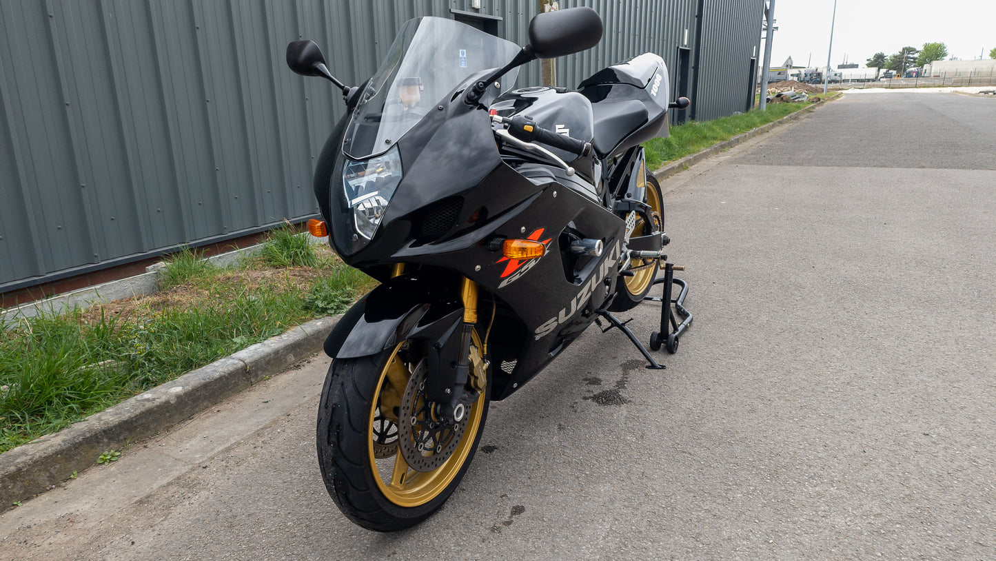 **SOLD** SUZUKI GSXR 1000 / LIMITED EDITION / LOW MILEAGE