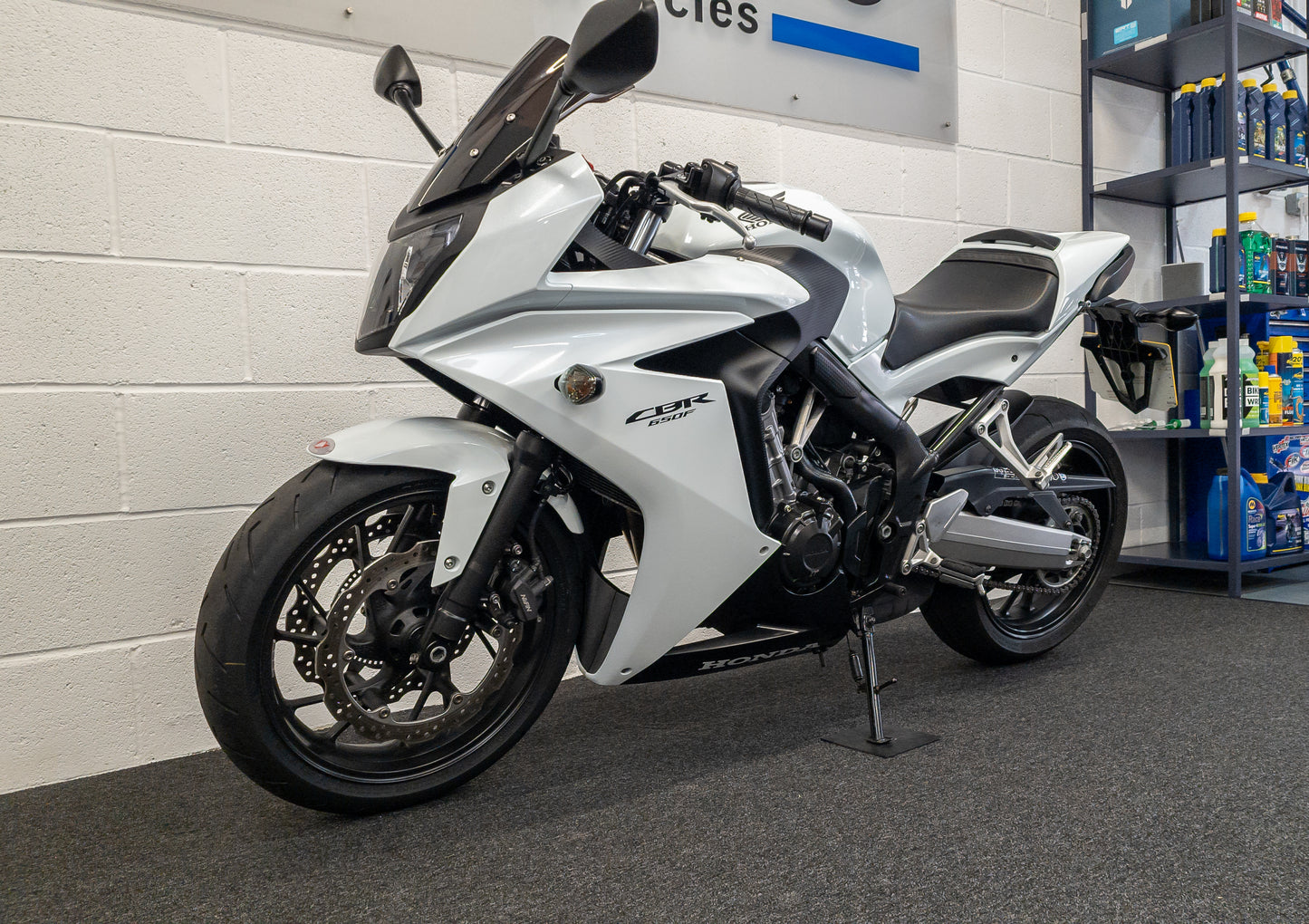 Honda CBR650F 2015 / 7K MILES / FSH / A2