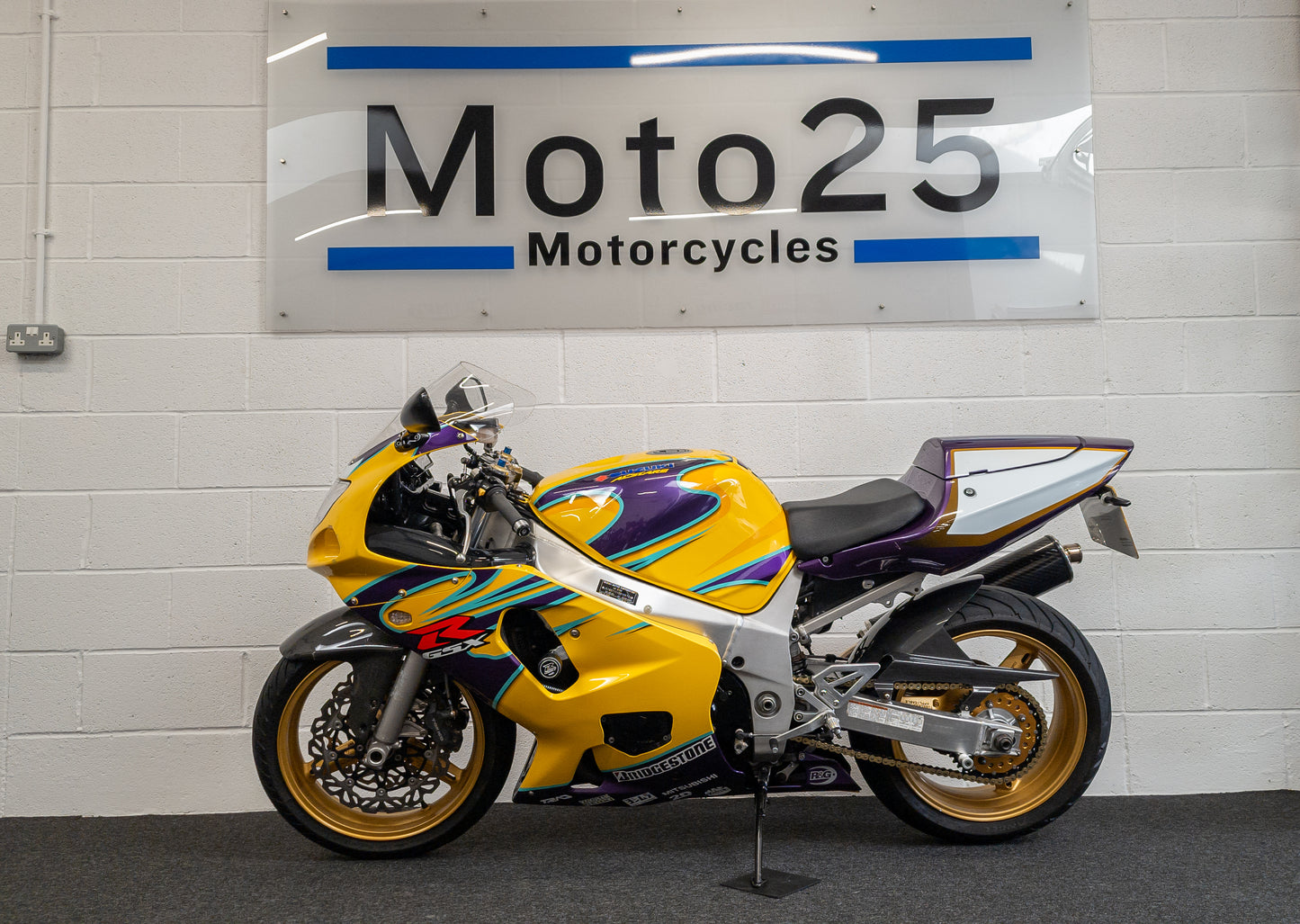 **SOLD** SUZUKI GSXR 600 K3 ALSTARE EDITION / 21K / MICRON / SEAT COWL