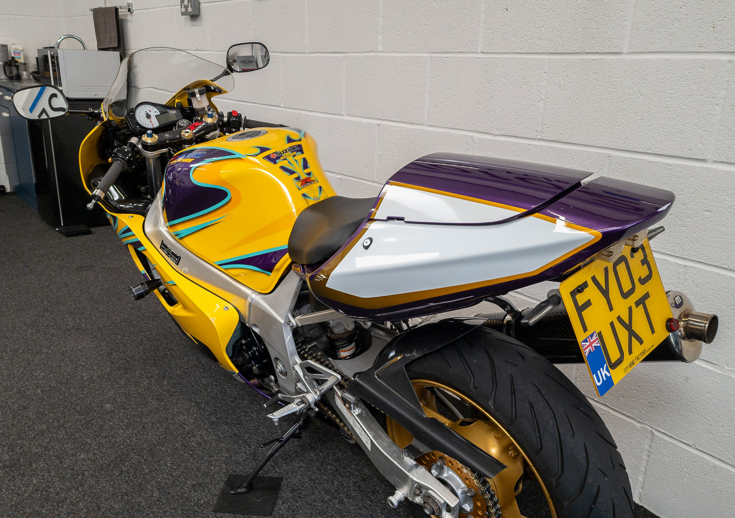 **SOLD** SUZUKI GSXR 600 K3 ALSTARE EDITION / 21K / MICRON / SEAT COWL