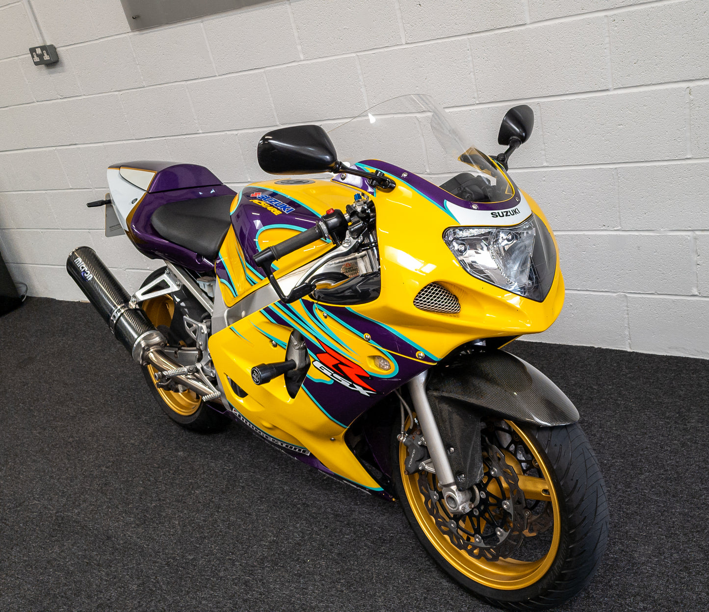 **SOLD** SUZUKI GSXR 600 K3 ALSTARE EDITION / 21K / MICRON / SEAT COWL
