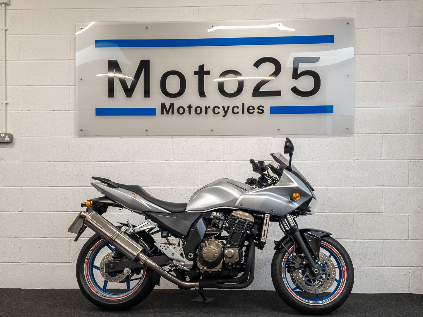 KAWASAKI Z750 S / 2006 / 19K MILES / DELKEVIC / 2 KEYS