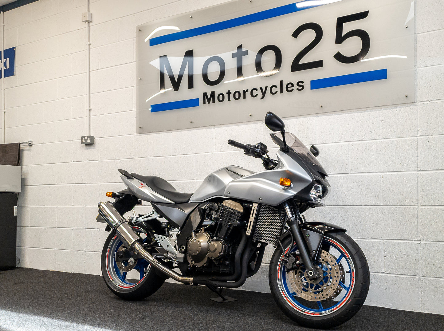 KAWASAKI Z750 S / 2006 / 19K MILES / DELKEVIC / 2 KEYS