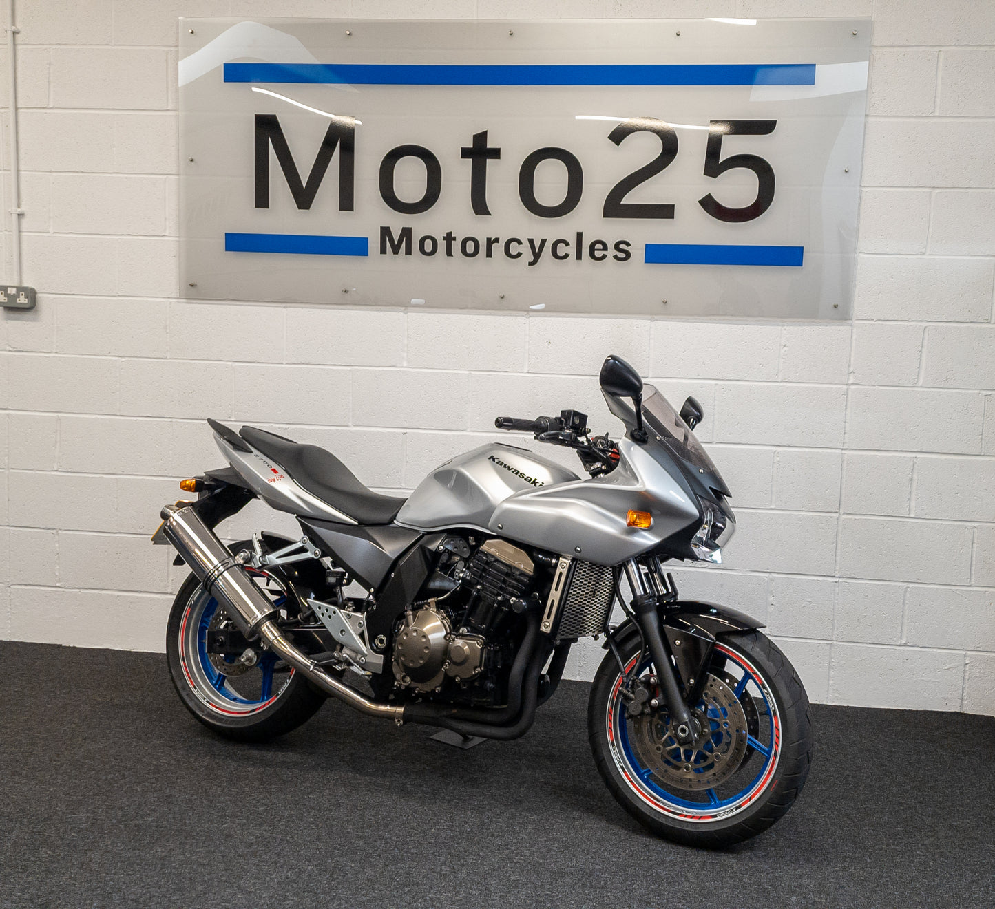 KAWASAKI Z750 S / 2006 / 19K MILES / DELKEVIC / 2 KEYS