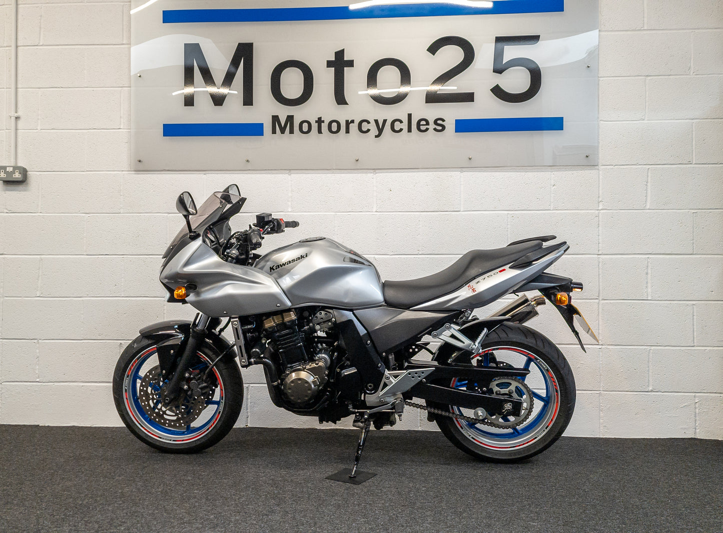 KAWASAKI Z750 S / 2006 / 19K MILES / DELKEVIC / 2 KEYS